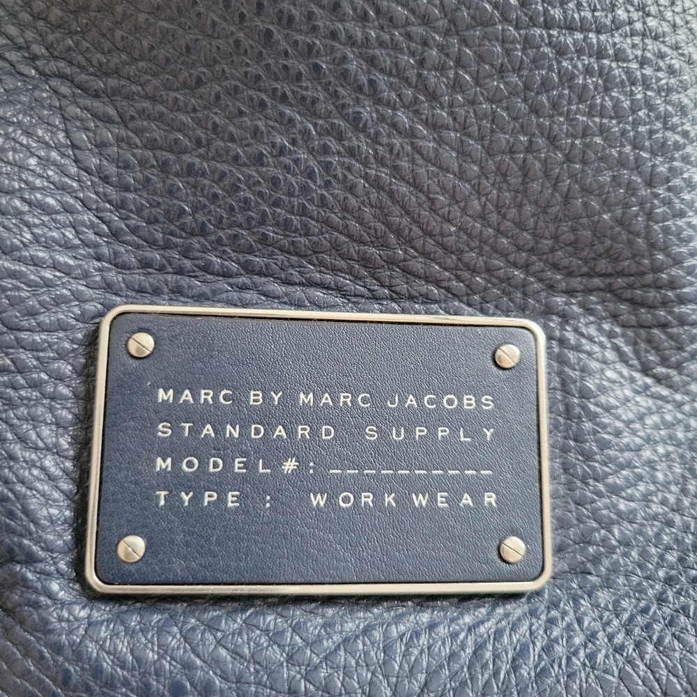 Marc by Marc Jacobs Too Hot to Handle Small Drawstring Leather Crossbody Bag - Picture 11 of 11